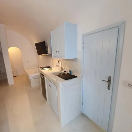 Nefeli Traditional Cave House Apartment *
