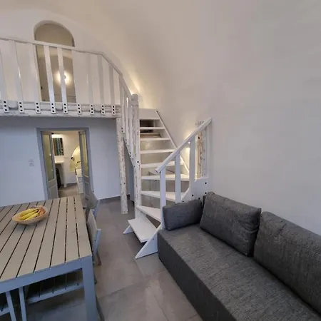 Nefeli Traditional Cave House Apartment Messaria (Santorini)