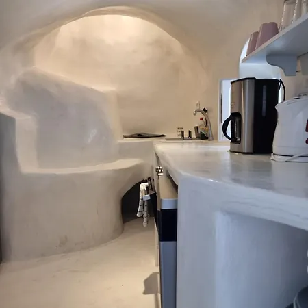 Apartment Nefeli Traditional Cave House Messaria (Santorini)