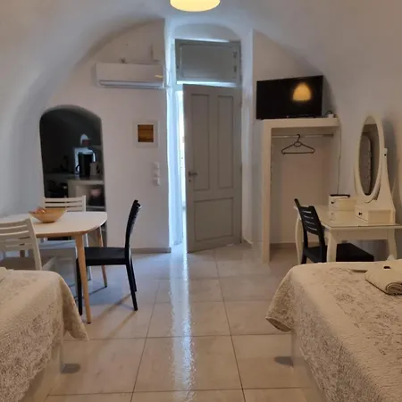 Nefeli Traditional Cave Apartamento Mesaria